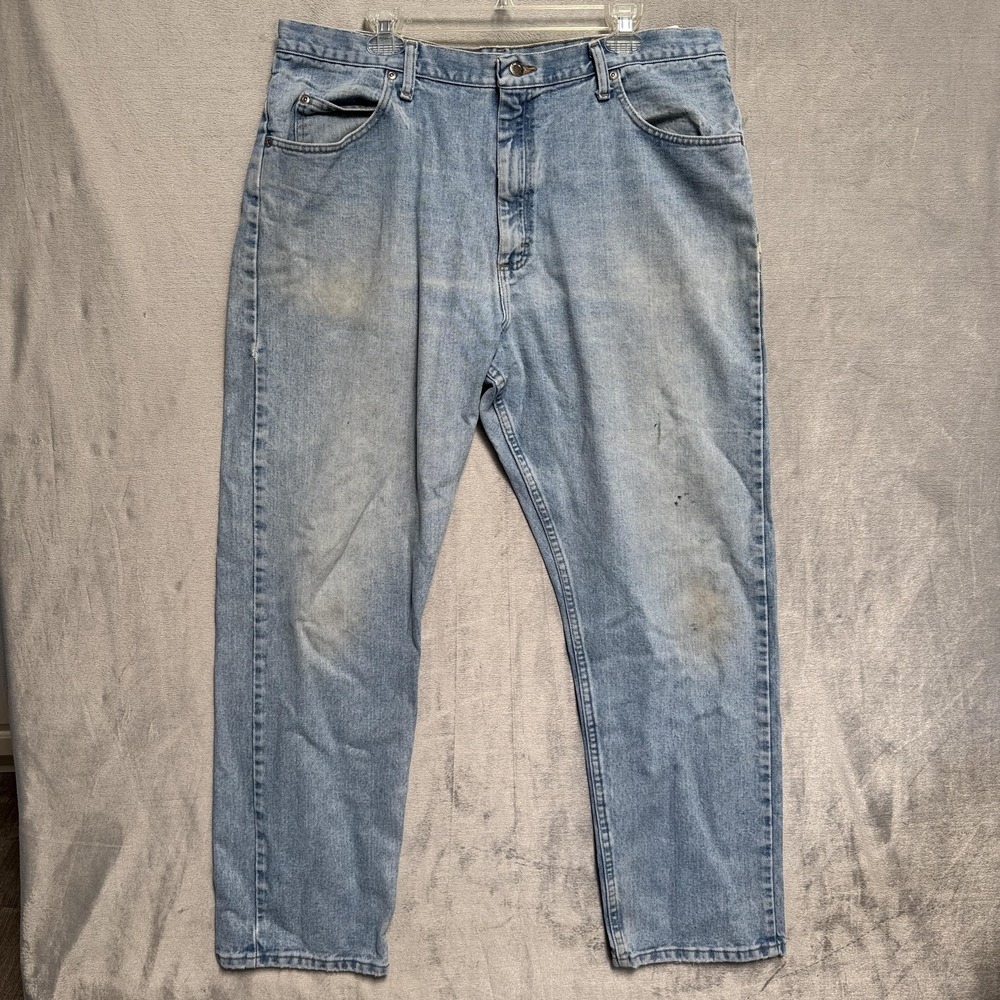 Wrangler Jeans Mens 40x32 Blue Light Wash Relaxed Fit Straight Leg Denim 976T1SB